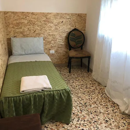 Guest house Venice Airport Bed