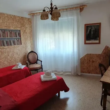 Venice Airport Bed 5*
